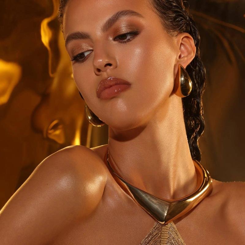 GOLDEN EYESHADOW PALETTE Pro-Level Pigments, User-Friendly Formulas and Systems