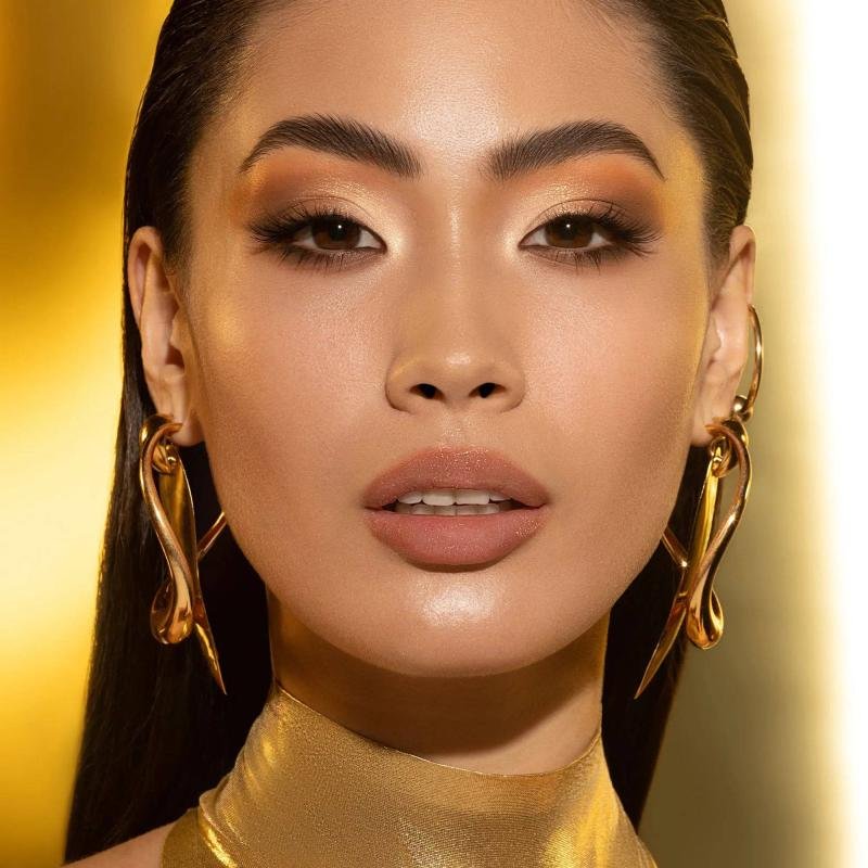 GOLDEN EYESHADOW PALETTE Pro-Level Pigments, User-Friendly Formulas and Systems