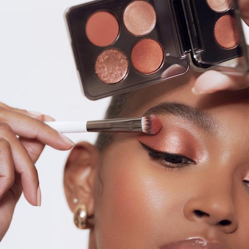 Roen Eyes On Me Eyeshadow Palette